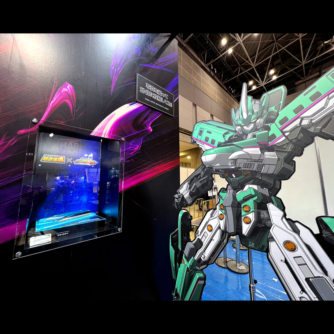 「超合金魂 新幹線変形ロボ シンカリオン E5はやぶさ」参考出品
新幹線変形ロボ シンカリオン E5はやぶさ(パネル)