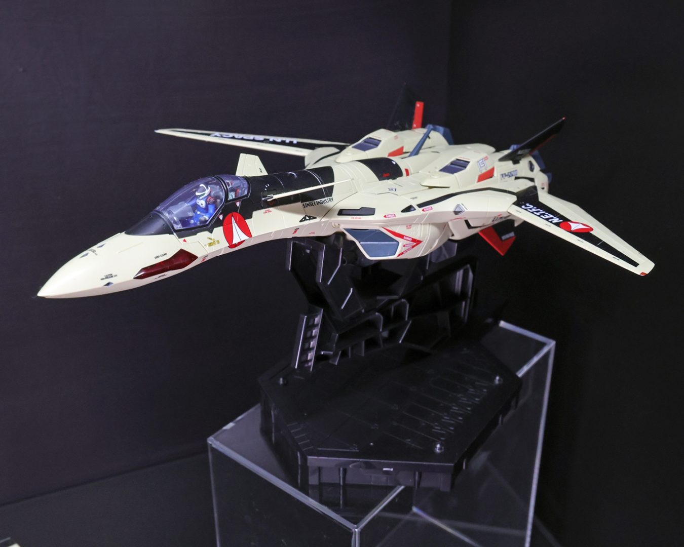 DX超合金 YF-19 エクスカリバー（イサム・ダイソン機）　2023年12月店頭発売予定