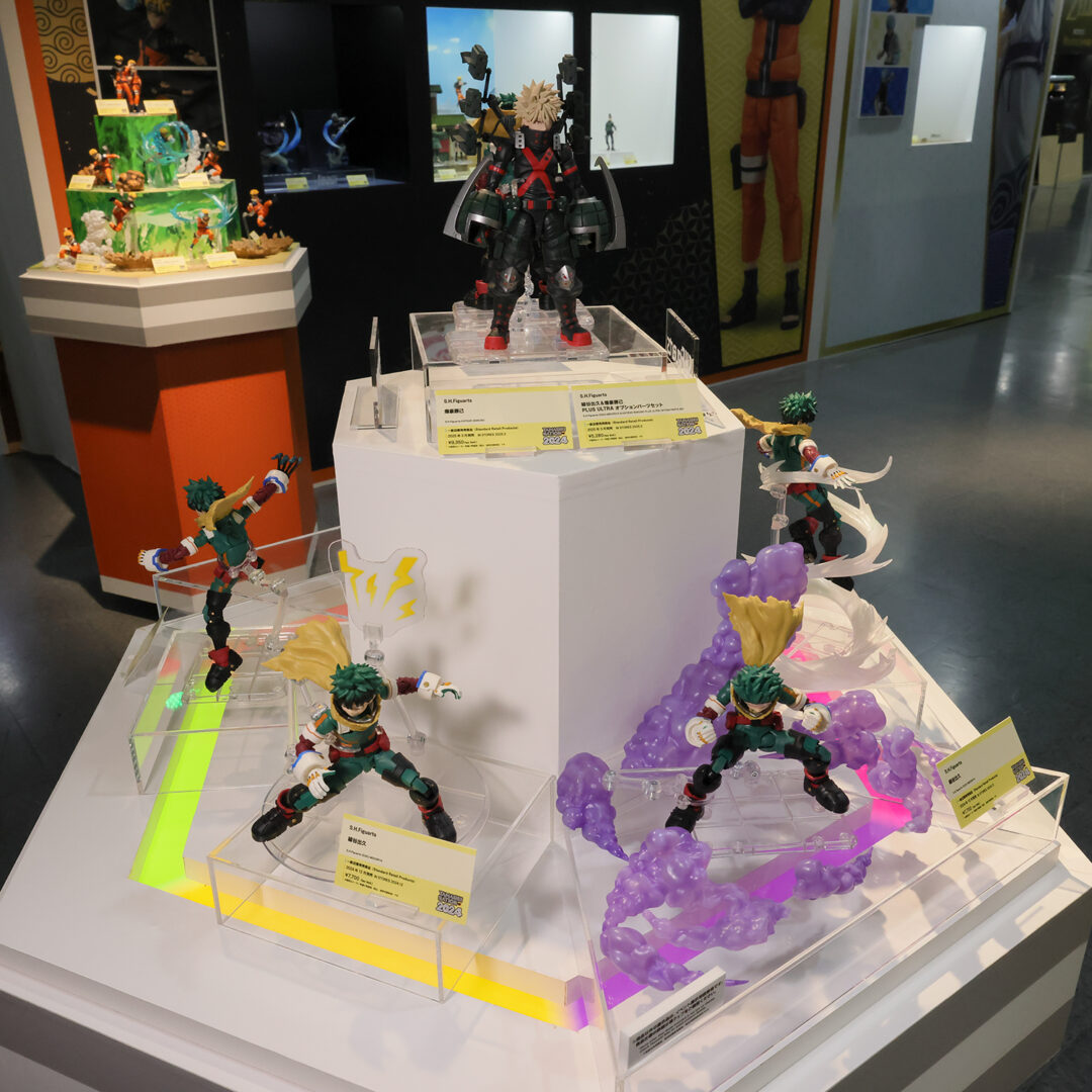 S.H.Figuarts 緑谷出久　2024年12月店頭発売予定
S.H.Figuarts 爆豪勝己　2025年3月店頭発売予定
S.H.Figuarts 緑谷出久＆爆豪勝己 PLUS ULTRA オプションパーツセット　2025年3月店頭発売予定
※商品以外の展示品は、イベント展示用装飾物です。商品仕様の詳細は魂ウェブの各詳細ページをご確認ください。