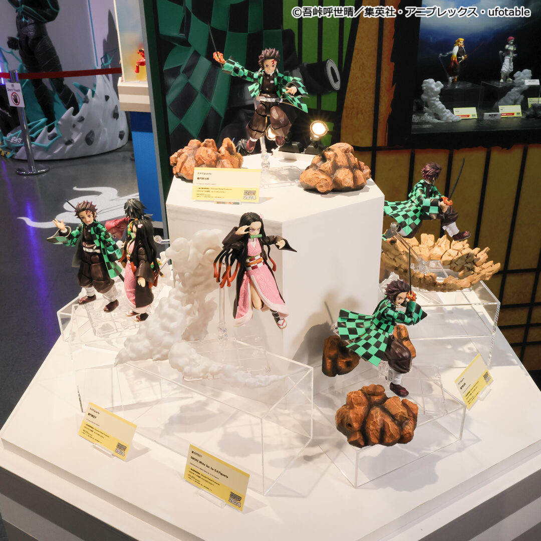 S.H.Figuarts 竈門炭治郎　発売中
S.H.Figuarts 竈門禰豆子　発売中
※「禰」は「ネ」+「爾」が正しい表記となります。